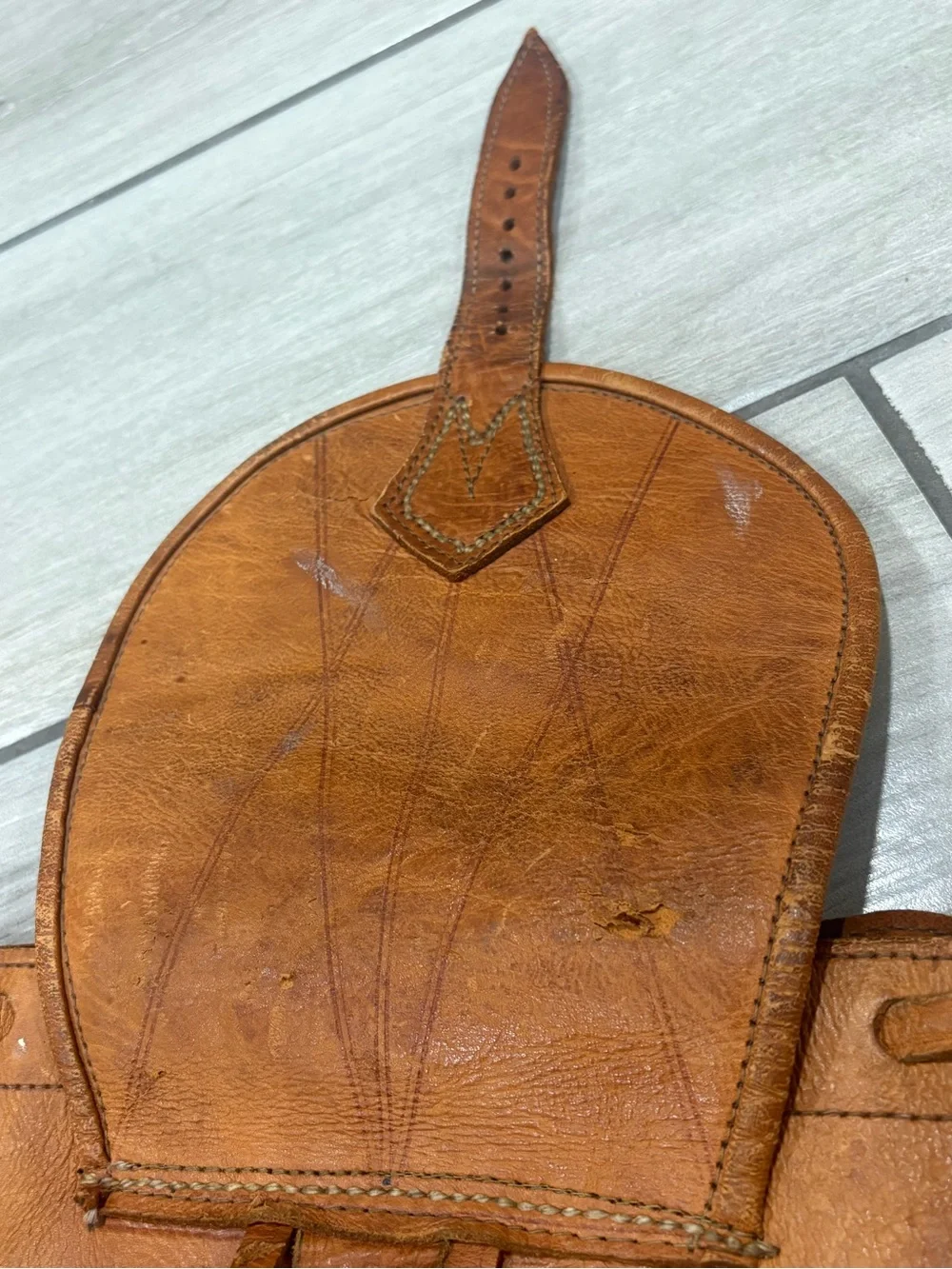 Vintage Brown Leather Men's Backpack - Classic Casual Carry